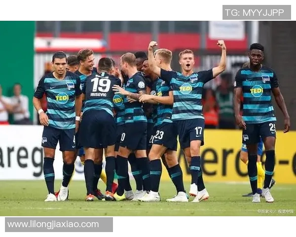 埃尔夫斯堡与埃斯的精彩对决揭示足球战术与团队协作的魅力